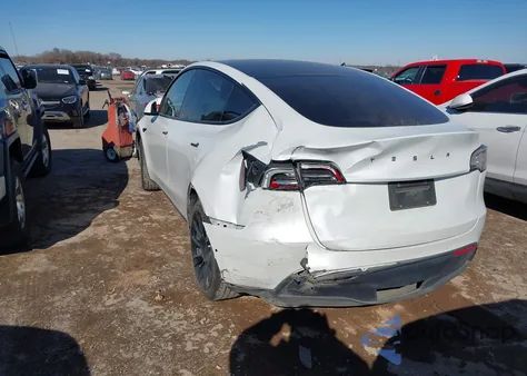 2022 Tesla Model Y Long Range Dual Motor All-Wheel Drive z USA, uszkodzony, nr VIN 7SAYGDEEXNF356798